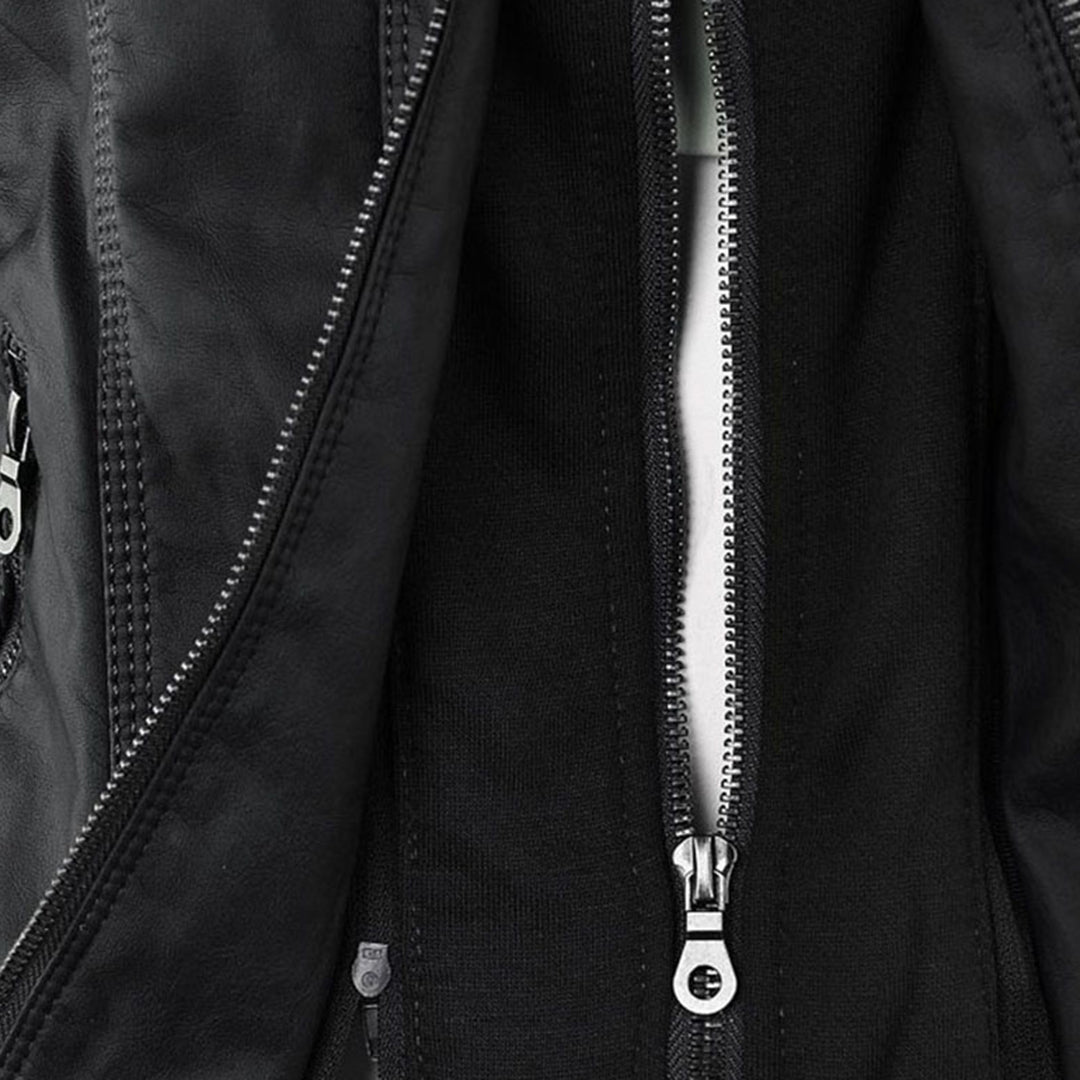 Giacca moderna in pelle con cappuccio
