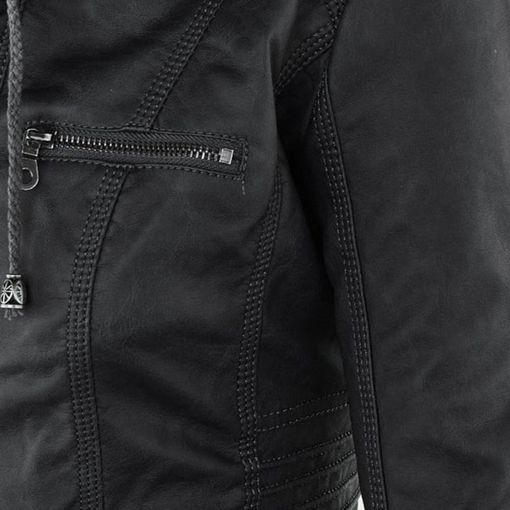Giacca moderna in pelle con cappuccio