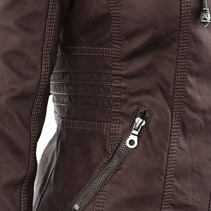 Giacca moderna in pelle con cappuccio