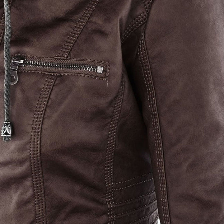 Giacca moderna in pelle con cappuccio