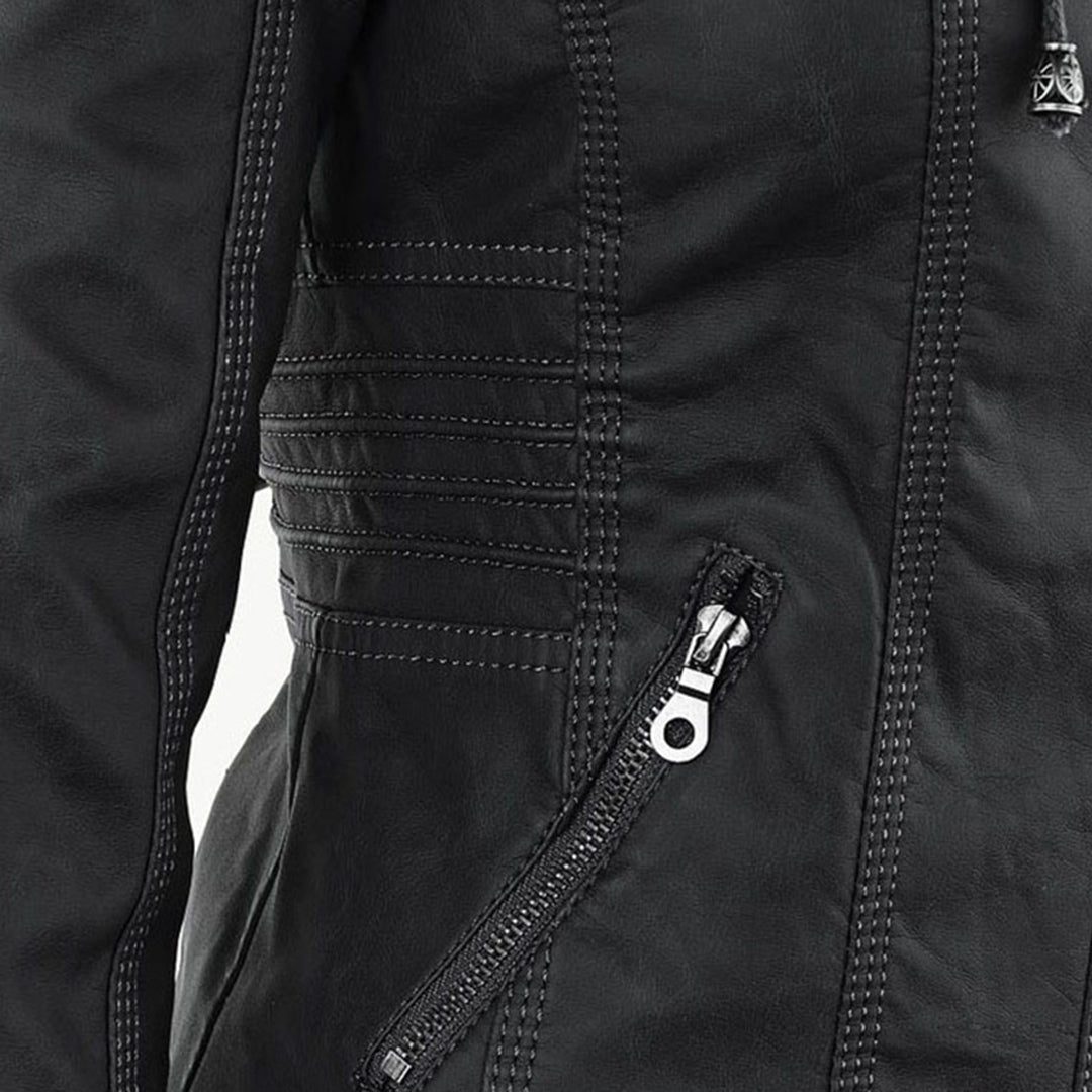 Giacca moderna in pelle con cappuccio