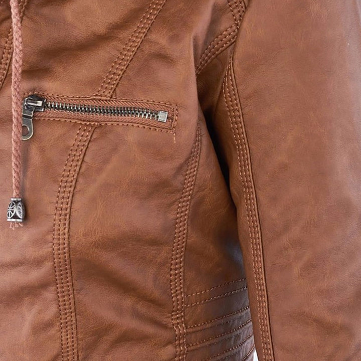 Giacca moderna in pelle con cappuccio