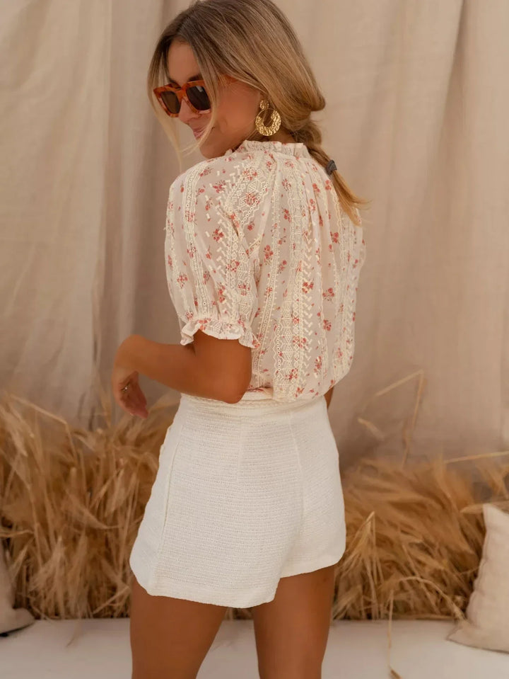 Blusa a Fiori dal Fascino Estivo